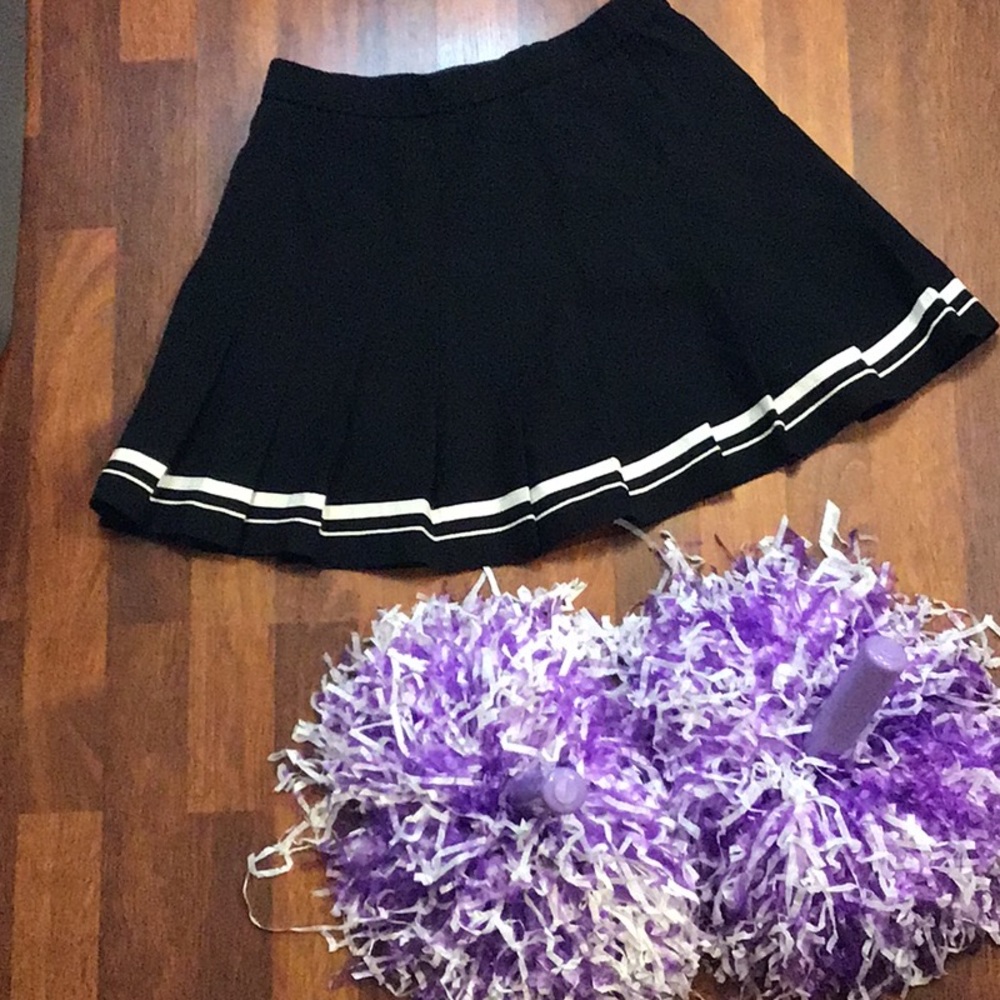 Ladies Black pleated cheerleader skirt and purple & white Pom poms!
